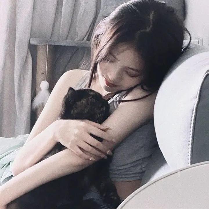 推动情人的床